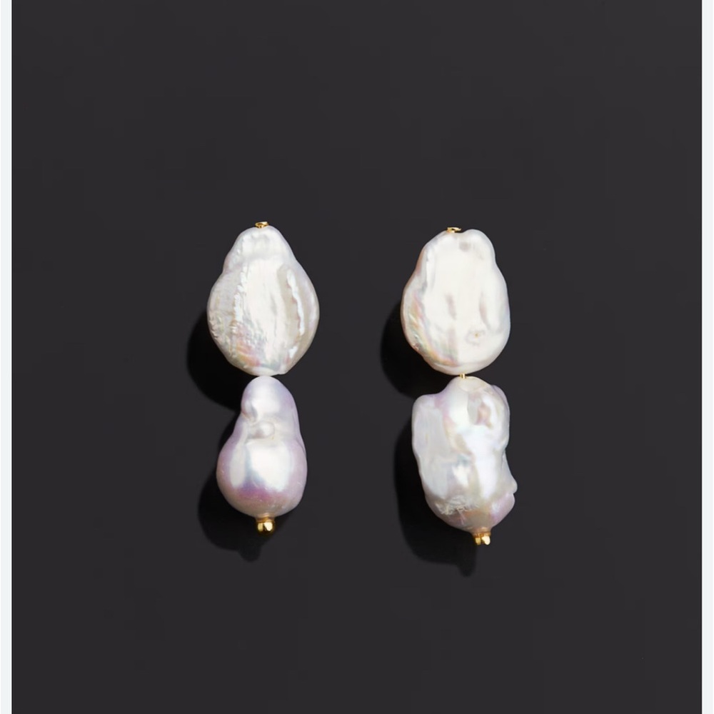 H&M GOLD PLATED PEARL PENDANT EARRINGS